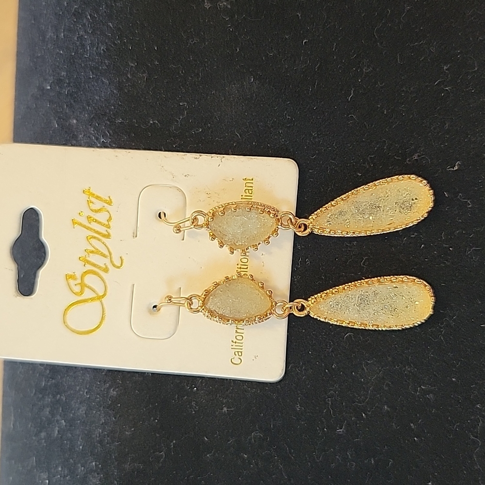 Stylist Dangle Earrings